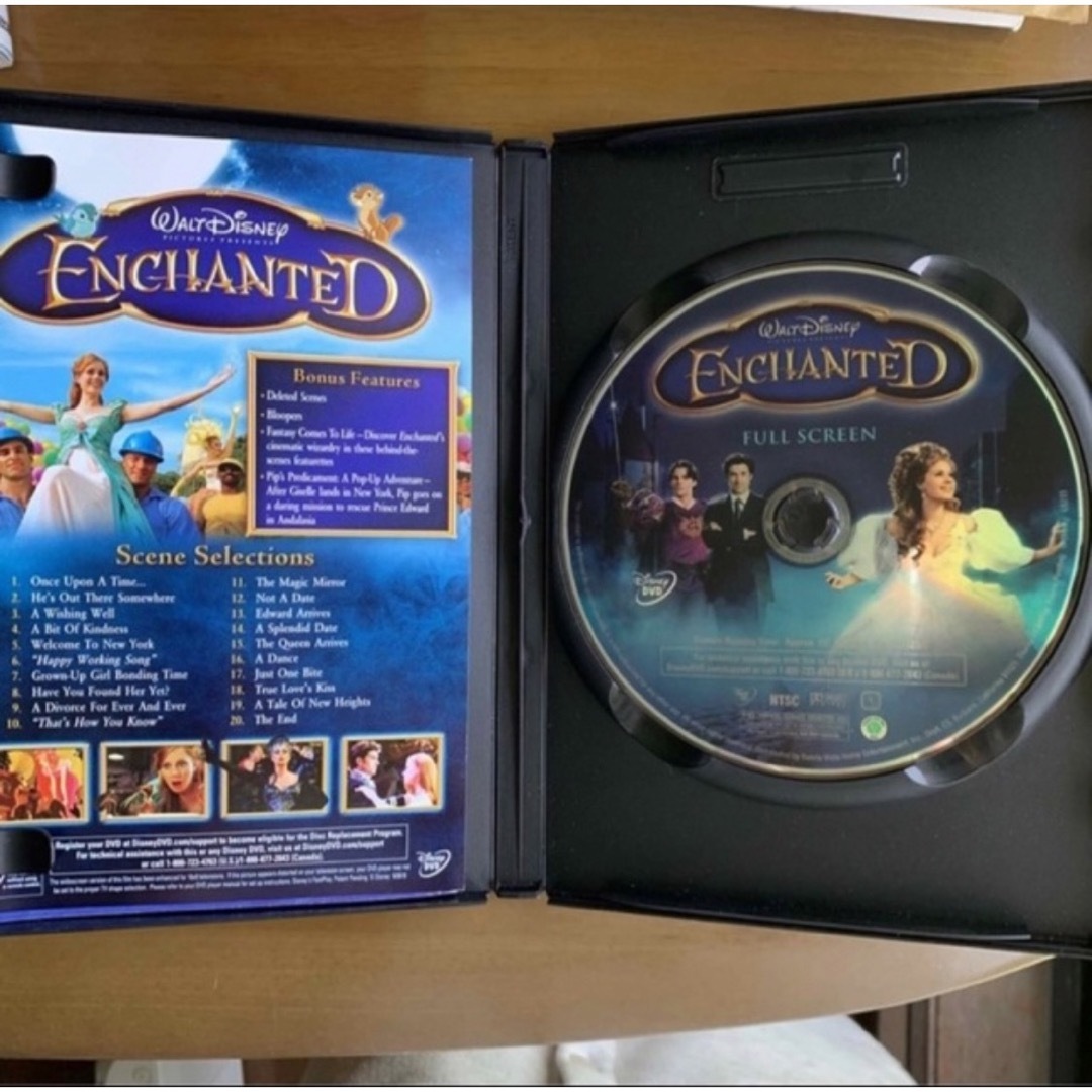 Disney(ディズニー)の🇺🇸北米版 魔法にかけられて DVD エンタメ/ホビーのDVD/ブルーレイ(外国映画)の商品写真