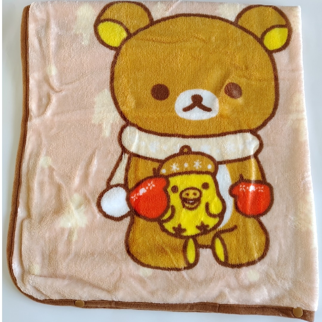 リラックマ(リラックマ)の新品　リラックマ　ふわふわ　ブランケット　伊藤園　膝掛け　Rilakkuma キッズ/ベビー/マタニティの寝具/家具(毛布)の商品写真