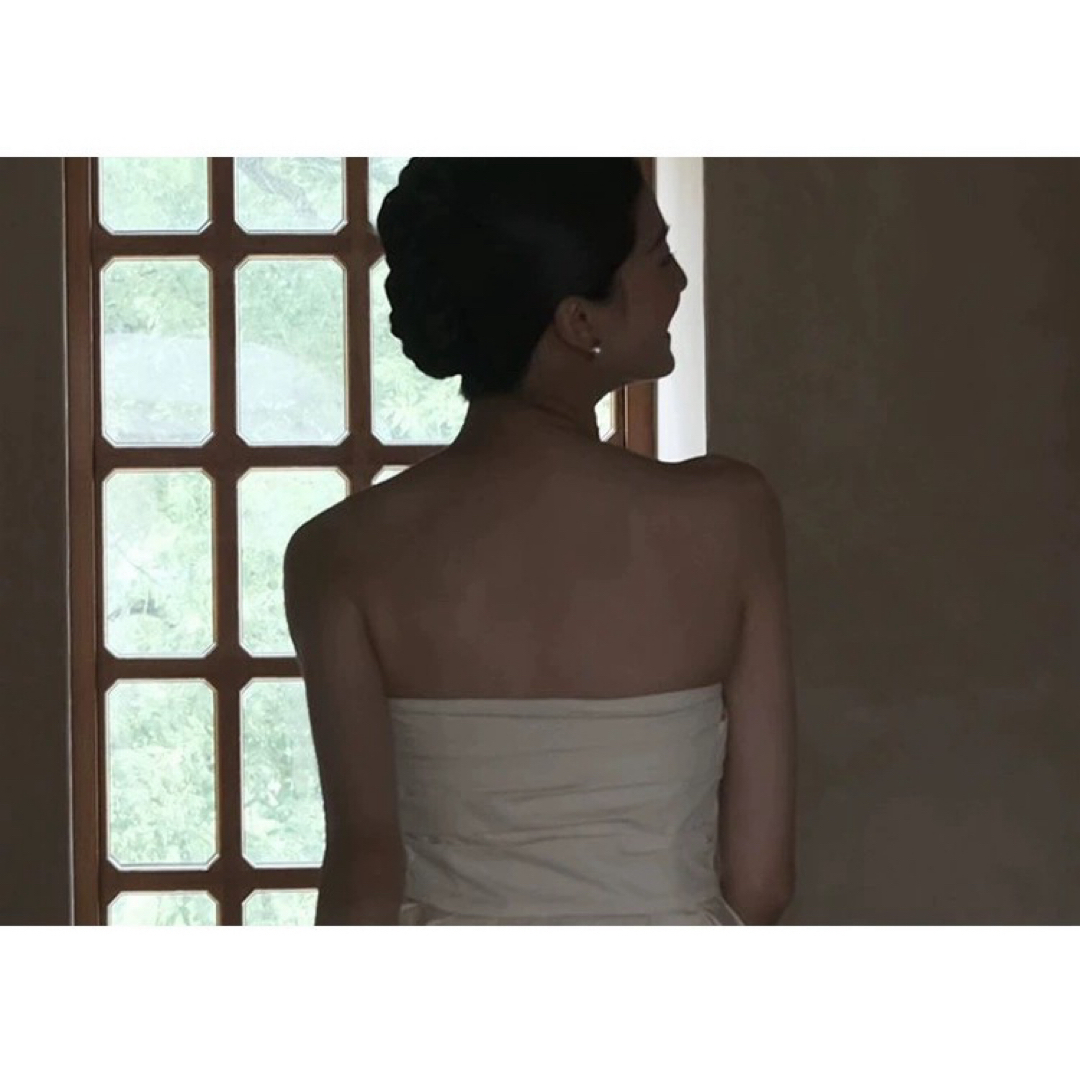 チューブトップ　スリット　ウエディング レディースのフォーマル/ドレス(ウェディングドレス)の商品写真