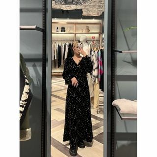 マウジー(moussy)のMOUSSY♡ FLORAL PRINT VELOUR ドレス(ロングワンピース/マキシワンピース)