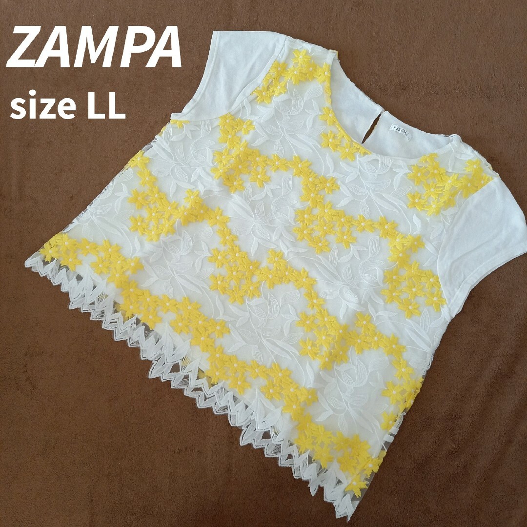 zampa(ザンパ)のザンパ レース刺繍のブラウス 半袖 総柄 花柄 イエロー系 大きいサイズ レディースのトップス(シャツ/ブラウス(半袖/袖なし))の商品写真