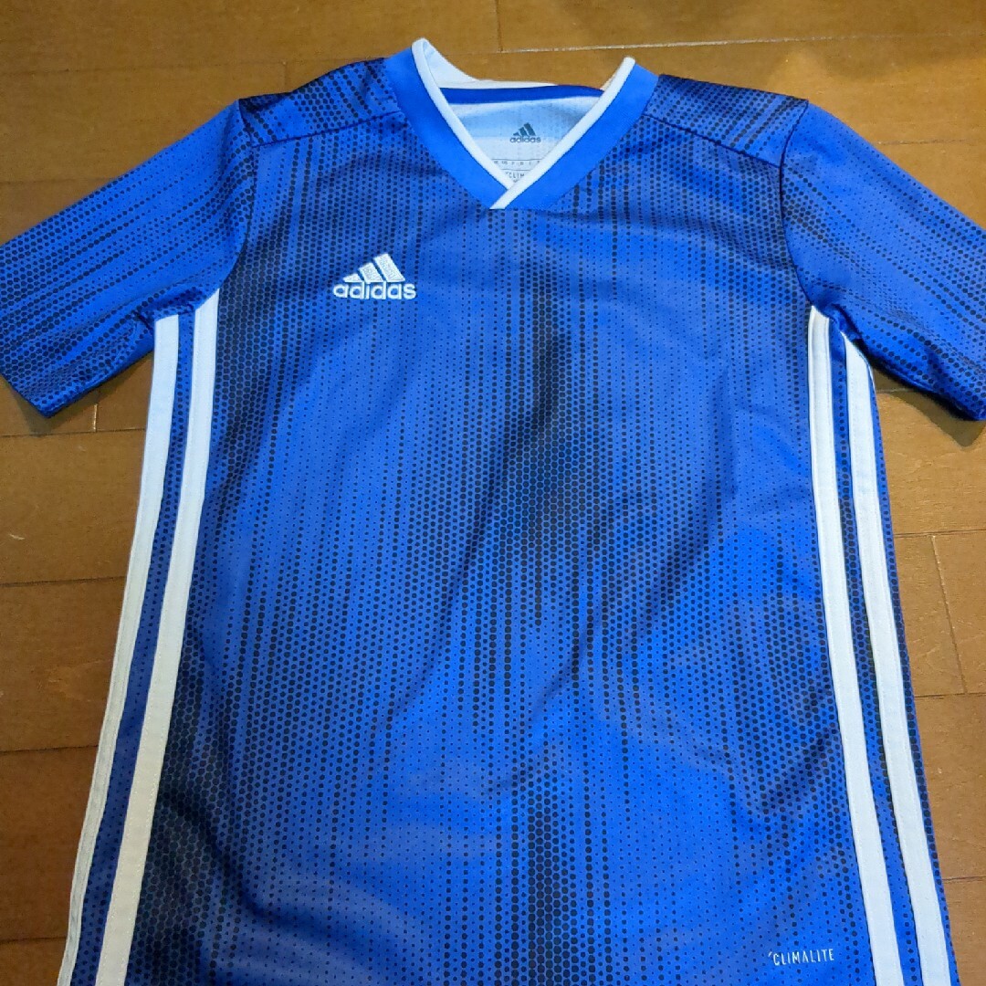 adidas(アディダス)のアディダスTシャツ キッズ/ベビー/マタニティのキッズ服男の子用(90cm~)(Tシャツ/カットソー)の商品写真