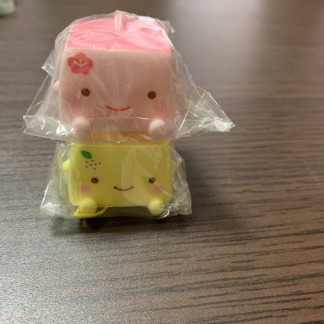 平成レトロ　とうふ　ストラップ エンタメ/ホビーのおもちゃ/ぬいぐるみ(キャラクターグッズ)の商品写真