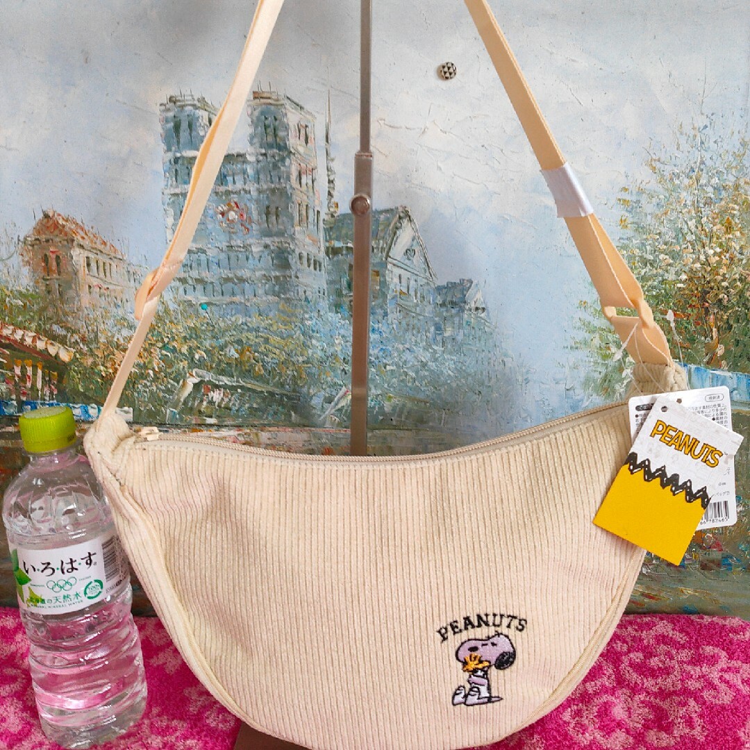 SNOOPY(スヌーピー)のスヌーピー♡ラウンドショルダーバッグ レディースのバッグ(ショルダーバッグ)の商品写真