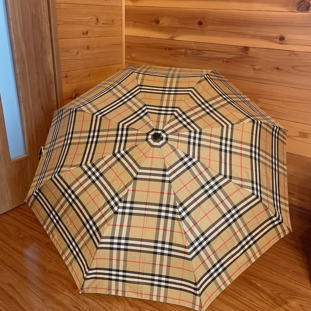 極美品 BURBERRY 折りたたみ傘 ノバチェック 木 バーバリー タグ付き 極美品 BURBERRY 折りたたみ傘 ノバチェック 木 バーバリー タグ付き
