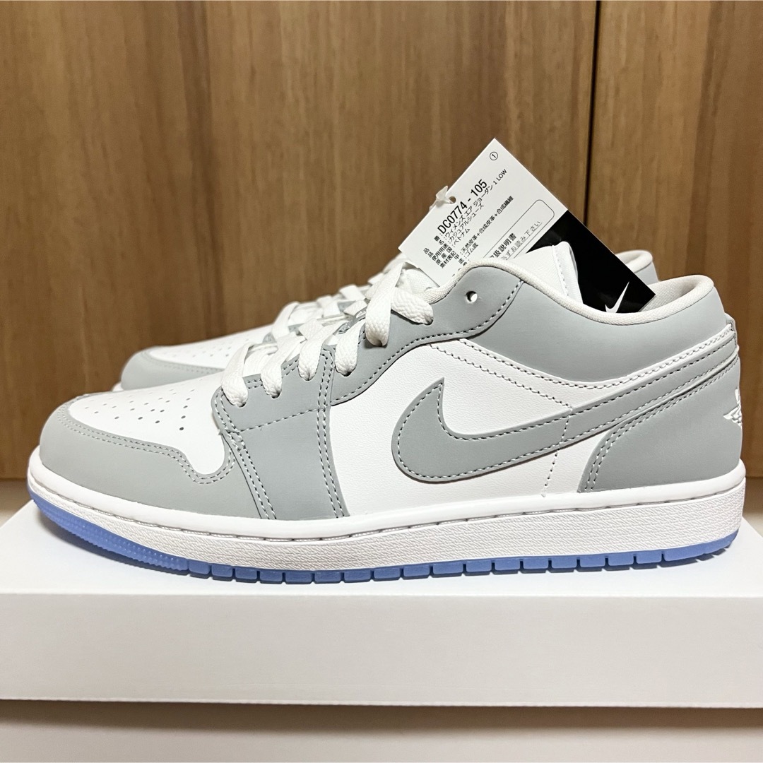 Jordan Brand（NIKE）(ジョーダン)のAIR JORDAN 1 LOW エアジョーダン ウルフグレー 27.0cm メンズの靴/シューズ(スニーカー)の商品写真