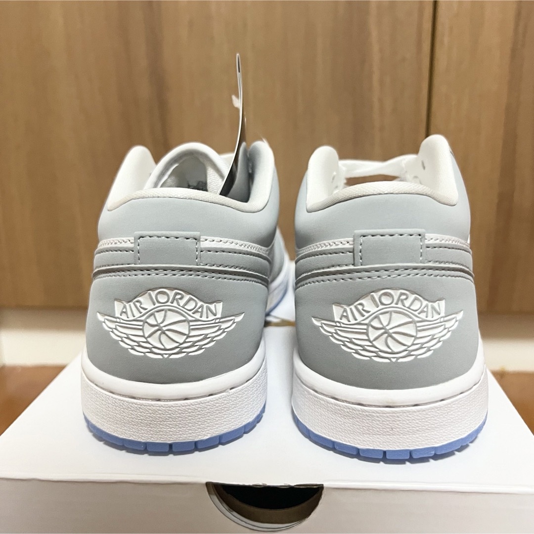 Jordan Brand（NIKE）(ジョーダン)のAIR JORDAN 1 LOW エアジョーダン ウルフグレー 27.0cm メンズの靴/シューズ(スニーカー)の商品写真