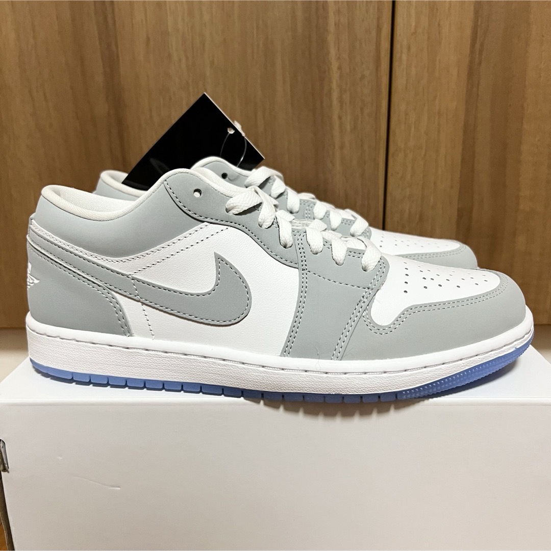 Jordan Brand（NIKE）(ジョーダン)のAIR JORDAN 1 LOW エアジョーダン ウルフグレー 27.0cm メンズの靴/シューズ(スニーカー)の商品写真