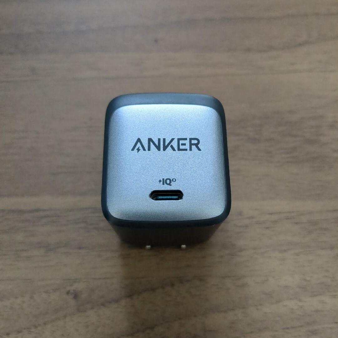 Anker(アンカー)のANKER コンパクト急速充電器 NANO II 65W BLACK スマホ/家電/カメラのスマートフォン/携帯電話(バッテリー/充電器)の商品写真