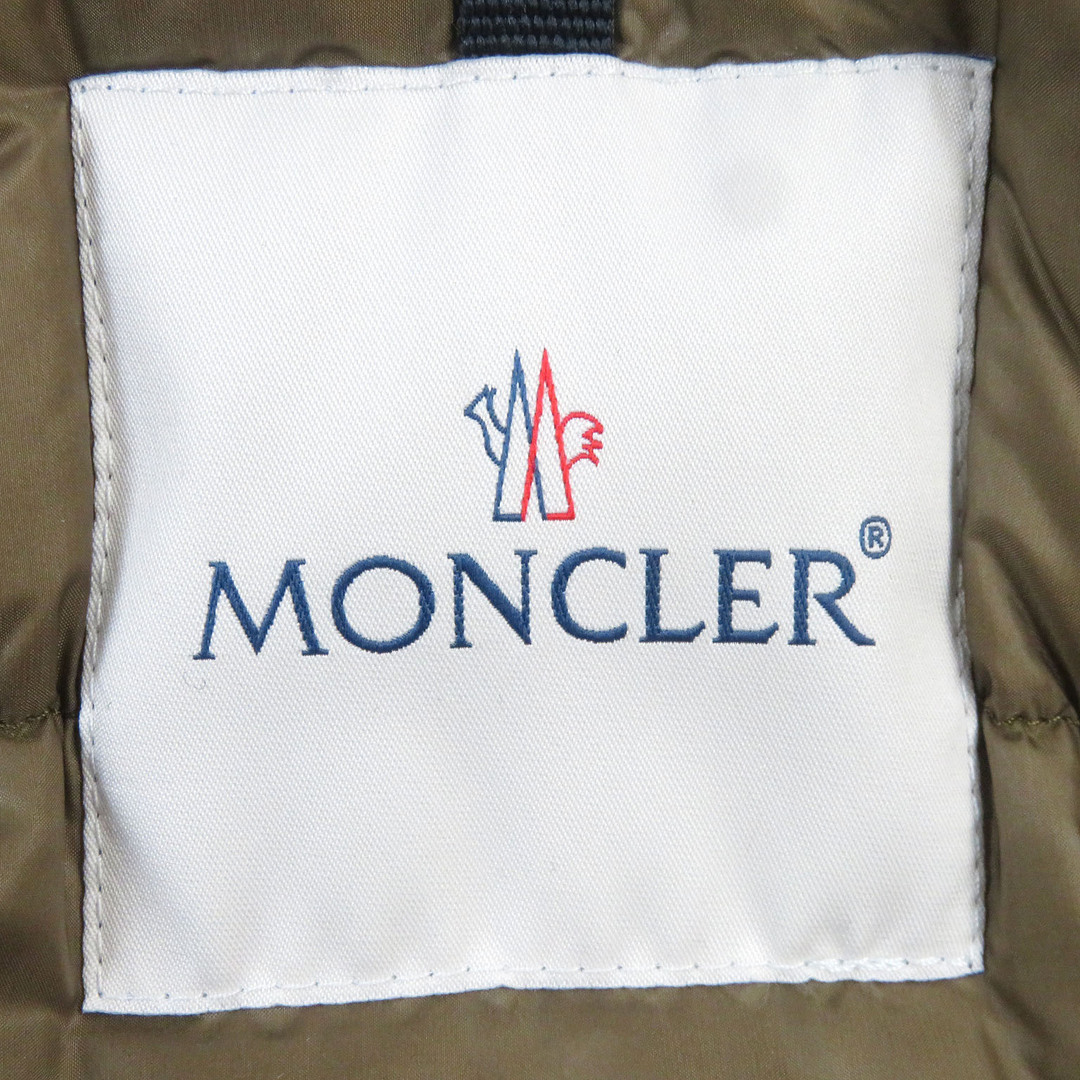 MONCLER(モンクレール)の美品△MONCLER モンクレール 2018年製 PERRAULT レザーロゴパッチ・フード付き ダウンジャケット ダウンコート ネイビー 0 正規品 メンズ メンズのジャケット/アウター(ダウンジャケット)の商品写真