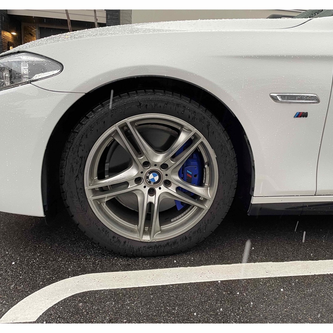 BMW F11 F10用　社外ホイール&スタッドレス 自動車/バイクの自動車(タイヤ・ホイールセット)の商品写真