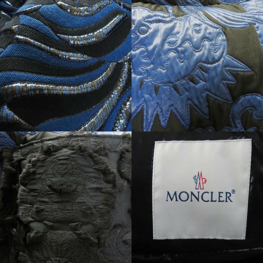 極美品◎MONCLER GENIUS 2 モンクレール ジーニアス 2 22-23AW HOWARD 総柄刺繍デザイン フード付き ロング ダウンコート ブルー ブラック 00 イタリア製 正規品 レディース レディースのジャケット/アウター(ダウンコート)の商品写真