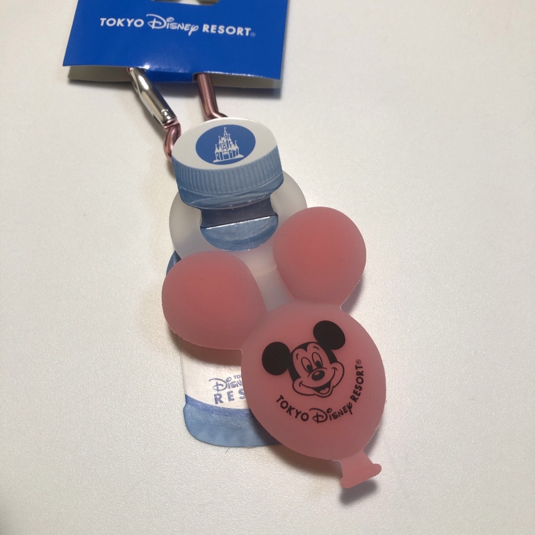 Disney(ディズニー)のディズニー　ペットボトルホルダー　カラビナ　ミッキー　バルーン　ピンク エンタメ/ホビーのおもちゃ/ぬいぐるみ(キャラクターグッズ)の商品写真