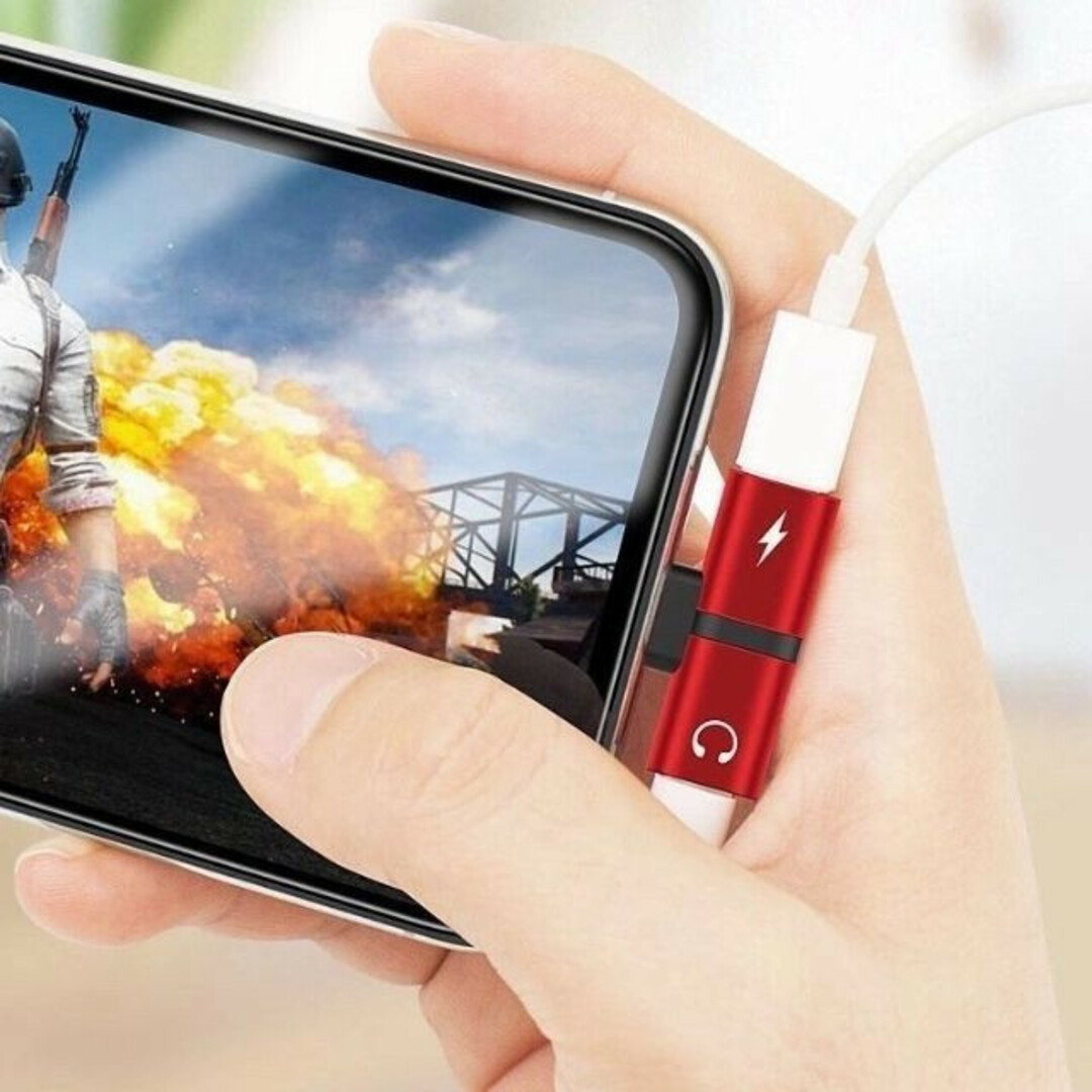 レッド iPhone 同時充電 変換アダプタ 2in1 イヤホン ライトニング スマホ/家電/カメラのスマホアクセサリー(ストラップ/イヤホンジャック)の商品写真