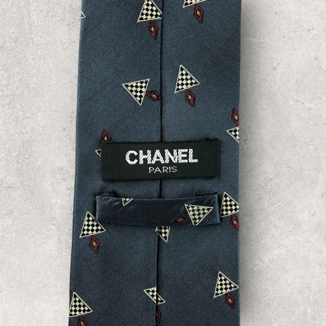 CHANEL(シャネル)の【5873】美品！シャネル　ネクタイ　グレーネイビー系 メンズのファッション小物(ネクタイ)の商品写真