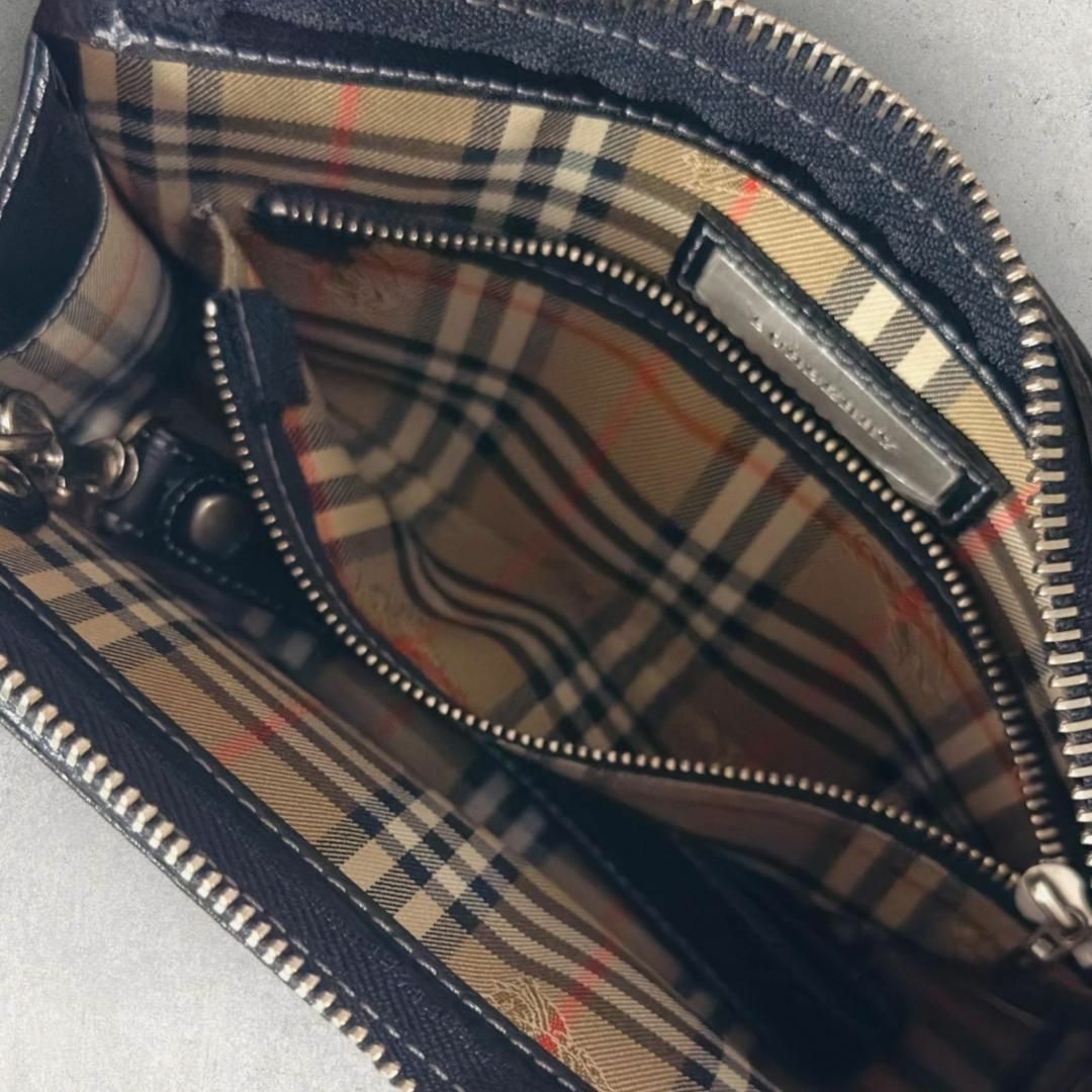 BURBERRY(バーバリー)の【美品】Burberrys　ミニクラッチバッグ ブラック系　チェック柄 メンズのバッグ(セカンドバッグ/クラッチバッグ)の商品写真