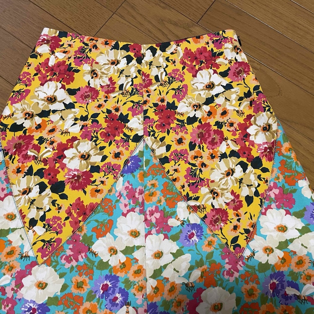 Gucci(グッチ)の⚫︎GUCCIグッチ2018リゾートコレクション花柄パネルスカート レディースのスカート(ひざ丈スカート)の商品写真