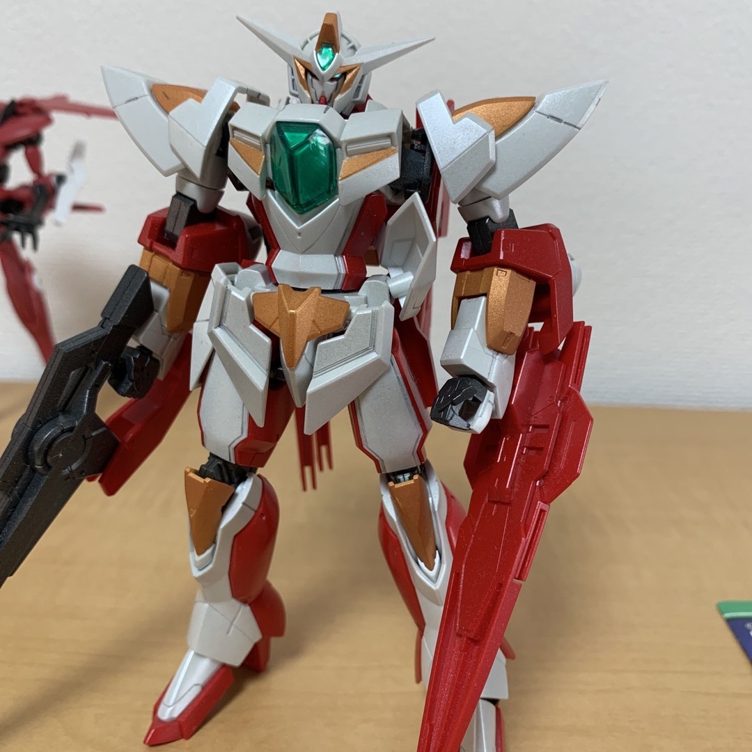 【HG】リボーンズガンダム &イナクトカスタム エンタメ/ホビーのおもちゃ/ぬいぐるみ(プラモデル)の商品写真