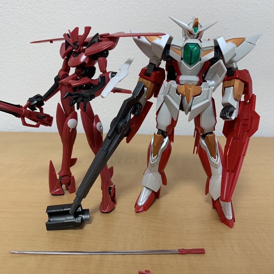 【HG】リボーンズガンダム &イナクトカスタム エンタメ/ホビーのおもちゃ/ぬいぐるみ(プラモデル)の商品写真