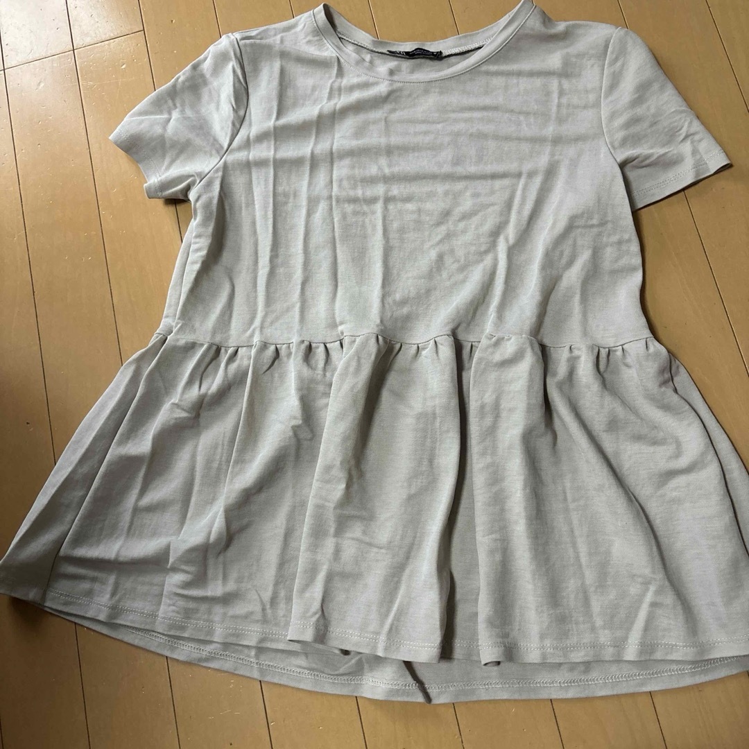 ZARA(ザラ)のZARA ペプラムトップス　S フレア レディースのトップス(シャツ/ブラウス(半袖/袖なし))の商品写真