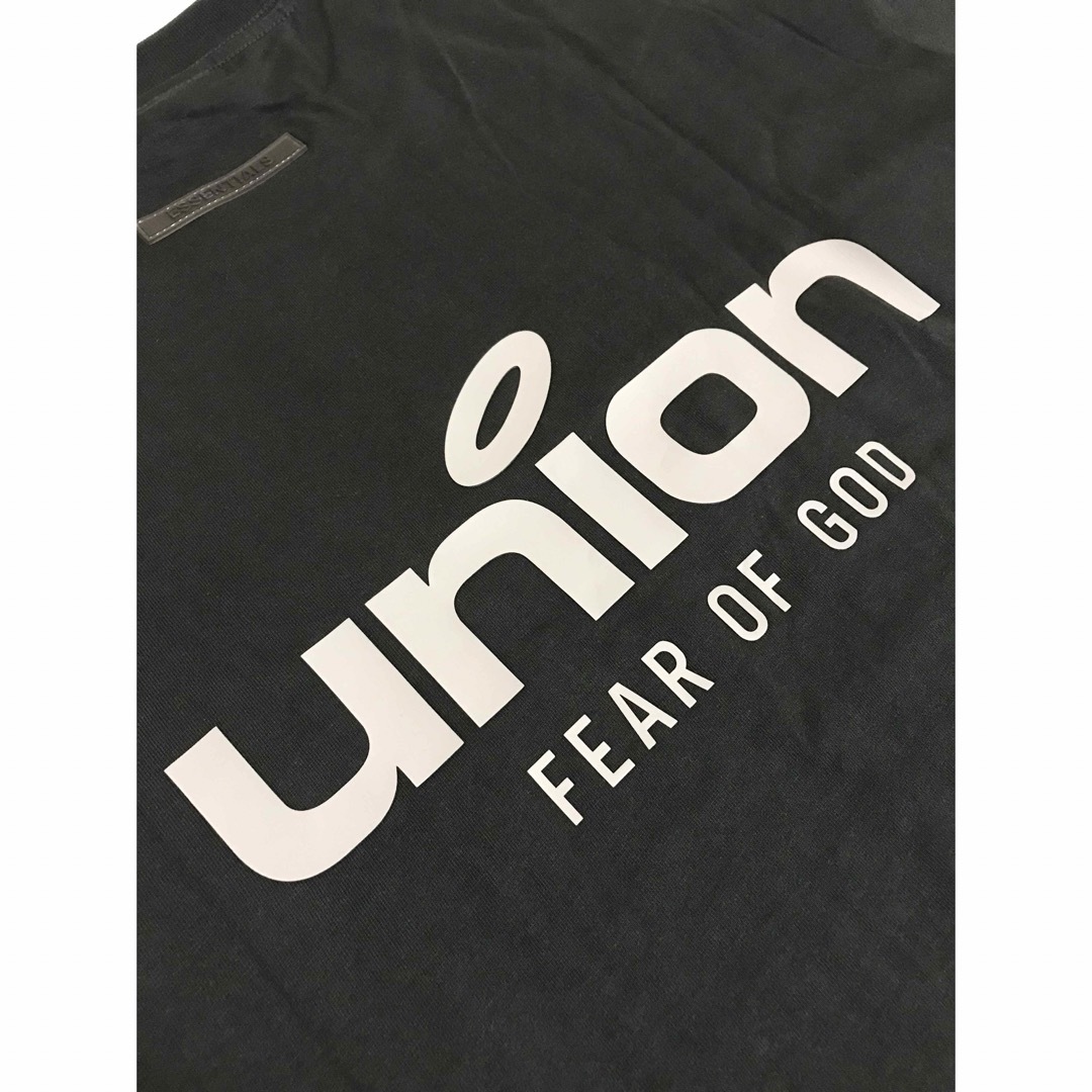 FEAR OF GOD(フィアオブゴッド)の新品FOG ESSENTIALS ×UNION 半袖Tシャツ Mサイズ メンズのトップス(Tシャツ/カットソー(半袖/袖なし))の商品写真