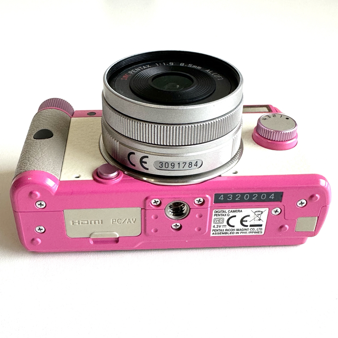 PENTAX(ペンタックス)のPENTAX Q LOEWE MAGENTA PINK マゼンタ ピンク コラボ スマホ/家電/カメラのカメラ(コンパクトデジタルカメラ)の商品写真