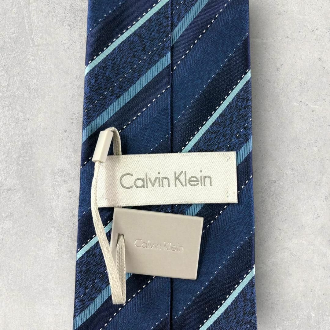 Calvin Klein(カルバンクライン)の【5964】未使用保管品！ カルバンクライン　ネクタイ　ストライプ　ブルー系. メンズのファッション小物(ネクタイ)の商品写真