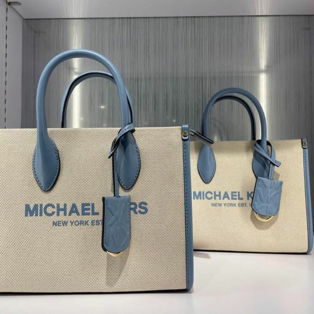 Michael Kors(マイケルコース)の新品未使用　マイケルコース　キャンバストートバック レディースのバッグ(ショルダーバッグ)の商品写真
