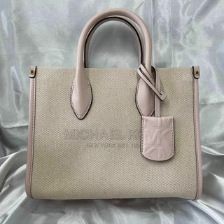 マイケルコース(Michael Kors)の新品未使用　マイケルコース　チャーム付き　キャンバストートバック(ショルダーバッグ)