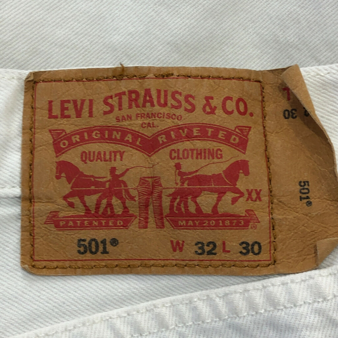 Levi's(リーバイス)のLevi's リーバイス 501 ホワイト デニムパンツ アメカジ (メンズ Ｗ32 Ｌ30) 中古 古着 Q1946 メンズのパンツ(デニム/ジーンズ)の商品写真