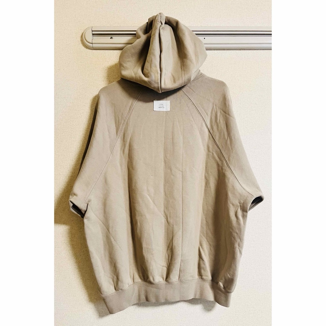 FEAR OF GOD(フィアオブゴッド)のFOG  Essentials  Cutoff Sleeve Pullover メンズのトップス(パーカー)の商品写真