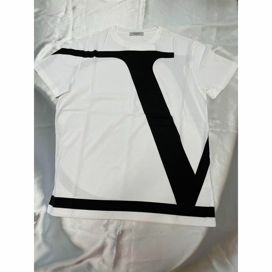 VALENTINO(ヴァレンティノ)の【新品未使用】VALENTINO ビッグロゴ　Tシャツ 人気 M 63 メンズのトップス(Tシャツ/カットソー(半袖/袖なし))の商品写真