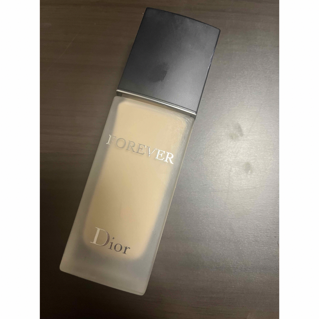 Dior(ディオール)のディオールスキン　フォーエヴァー　フルイド　マット　0N コスメ/美容のベースメイク/化粧品(ファンデーション)の商品写真