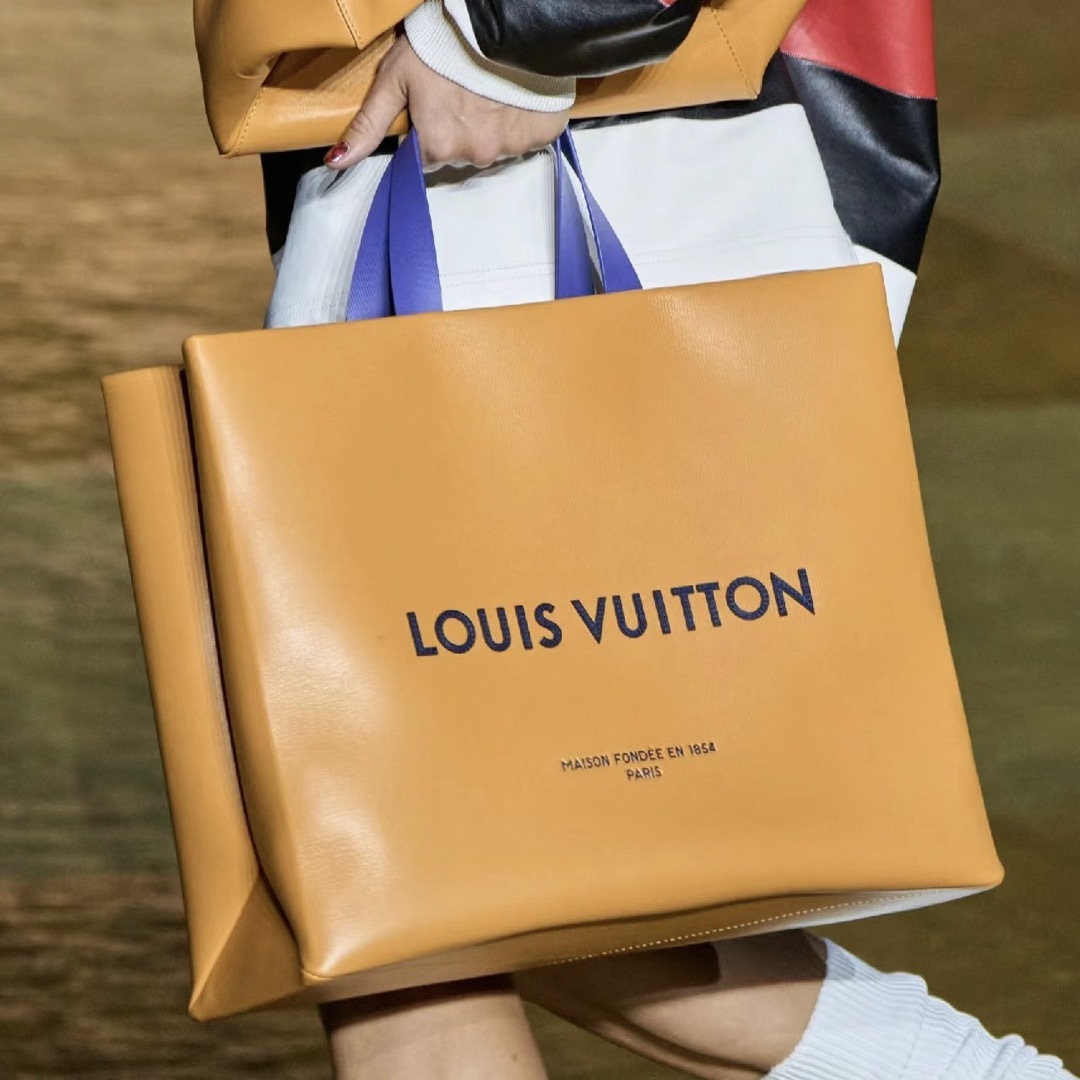 LOUIS VUITTON(ルイヴィトン)の【新品未使用】ポップアップ限定 ルイヴィトン　ショッパー・バッグ MM メンズのバッグ(トートバッグ)の商品写真