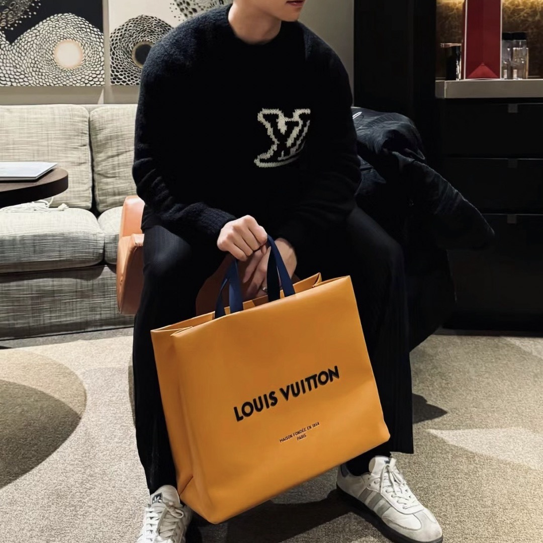 LOUIS VUITTON(ルイヴィトン)の【新品未使用】ポップアップ限定 ルイヴィトン　ショッパー・バッグ MM メンズのバッグ(トートバッグ)の商品写真