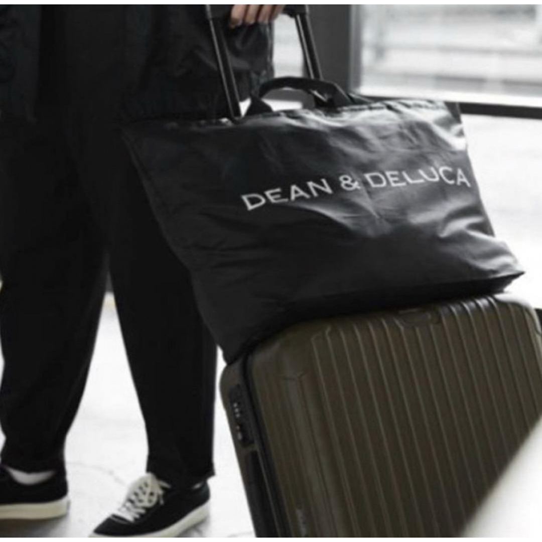 DEAN & DELUCA(ディーンアンドデルーカ)のDEAN&DELUCA　トートバッグ　キャリーオン　折り畳みバッグ　ブラック① レディースのバッグ(トートバッグ)の商品写真