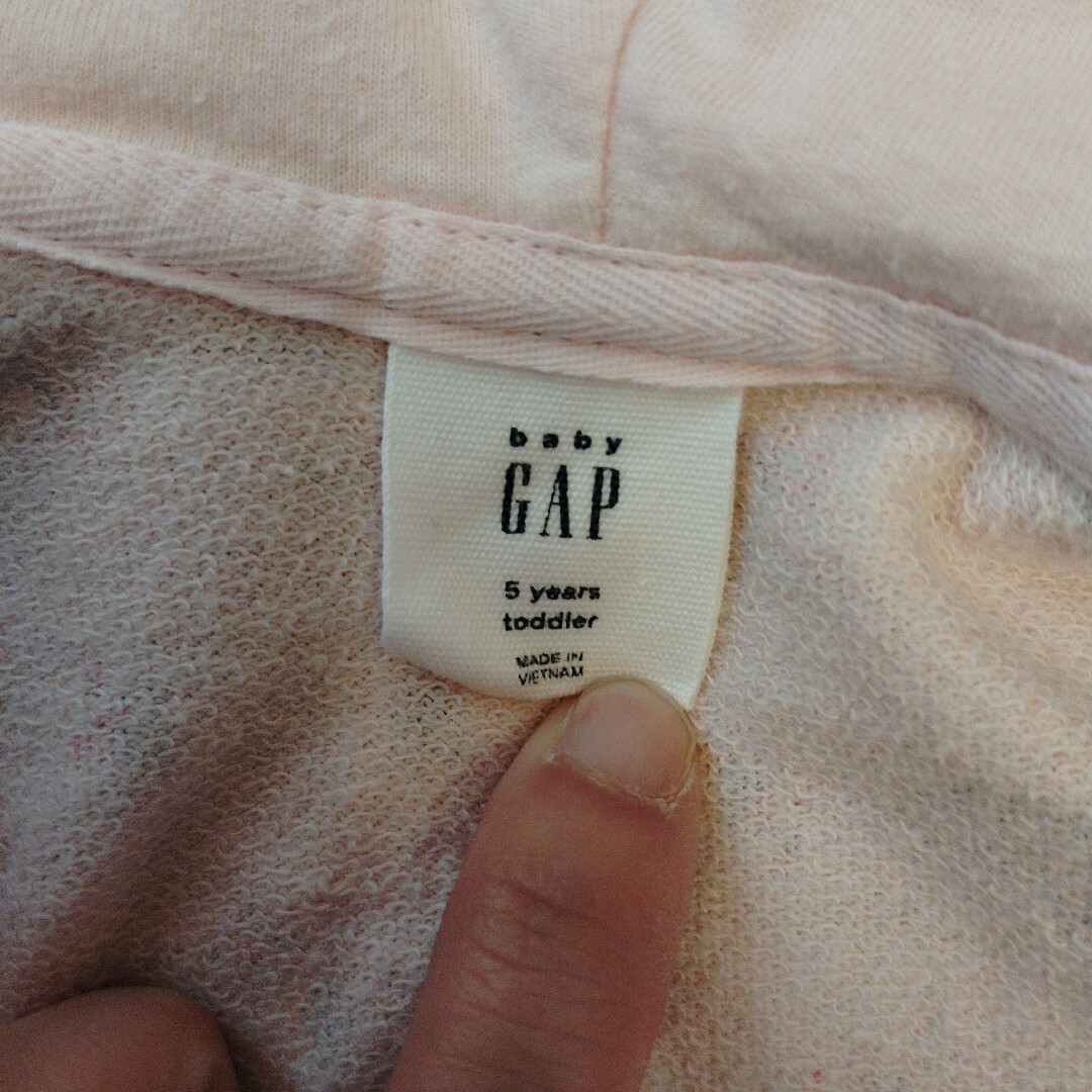 GAP(ギャップ)のGAP キッズ　パーカー　110CM キッズ/ベビー/マタニティのキッズ服女の子用(90cm~)(ジャケット/上着)の商品写真