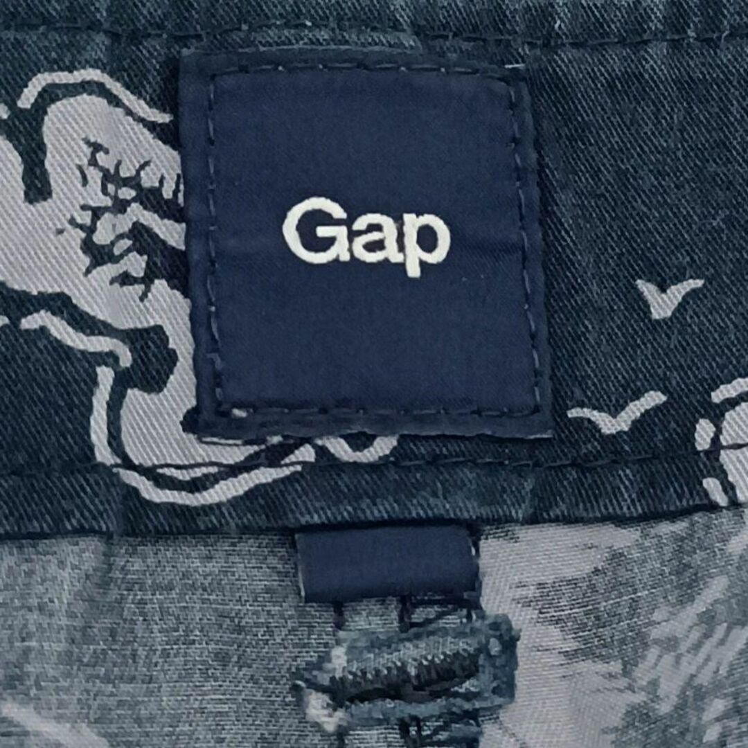 GAP(ギャップ)の美品　Gap　総柄ショートパンツ　リゾート　膝上丈　ネイビー　カジュアル　○ メンズのパンツ(ショートパンツ)の商品写真