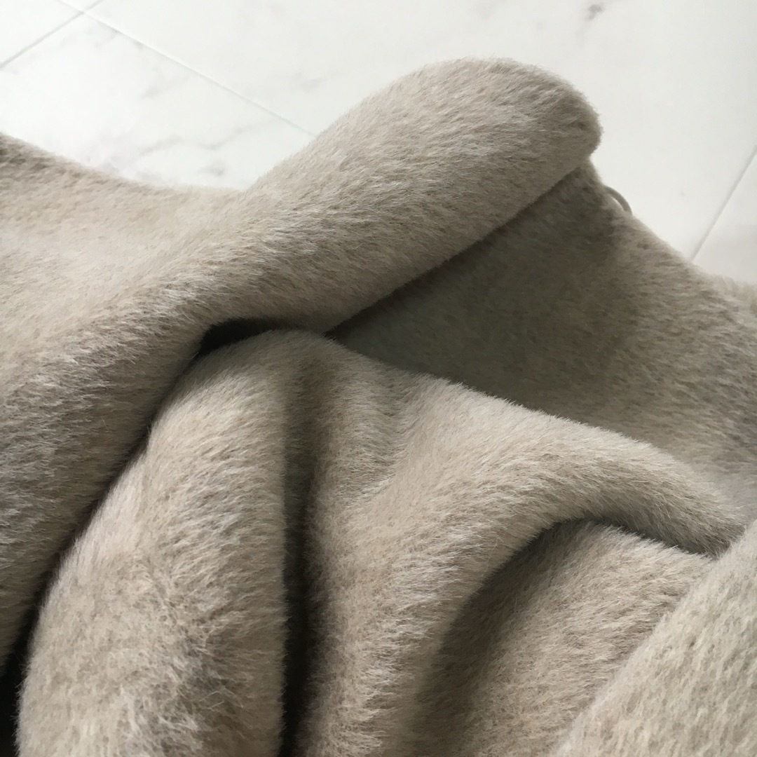 Max Mara(マックスマーラ)の近年美品　白タグ　MaxMara マックスマーラ　アルパカ　ウール　コート レディースのジャケット/アウター(ロングコート)の商品写真