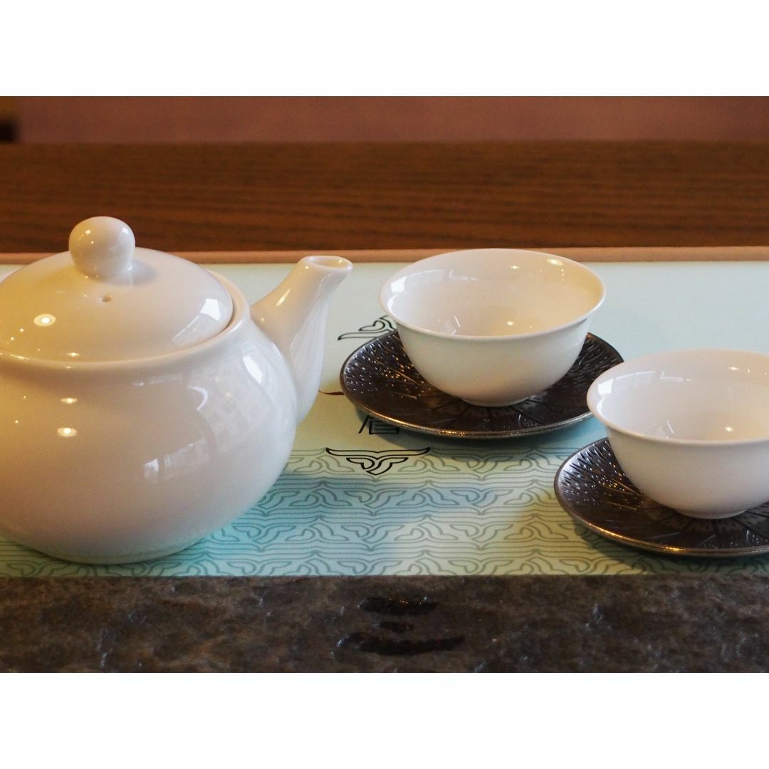 中国茶器　茶道具　茶托　コースター　葉模様　銀色　２枚セット インテリア/住まい/日用品のキッチン/食器(食器)の商品写真