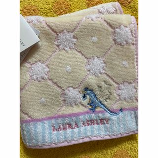 ローラアシュレイ(LAURA ASHLEY)のローラアシュレイ　タオルハンカチ　yドラゴン(ハンカチ)