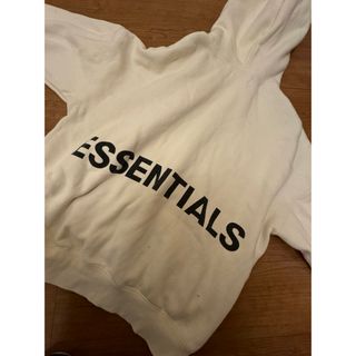 Essentials パーカーSサイズ