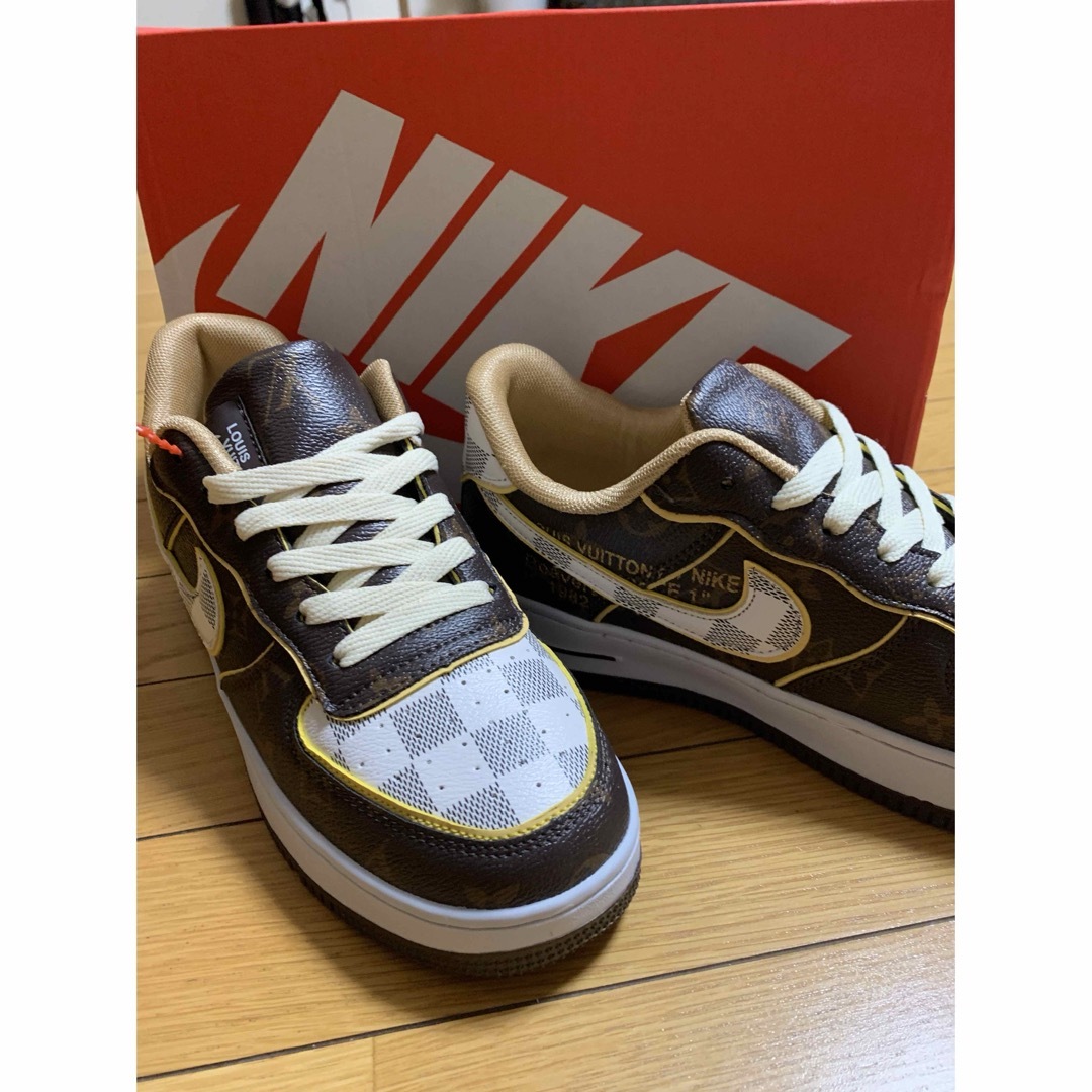 NIKE(ナイキ)のLOUIS VUITTON × NIKE AIR FORCE 1 LOWE  メンズの靴/シューズ(スニーカー)の商品写真