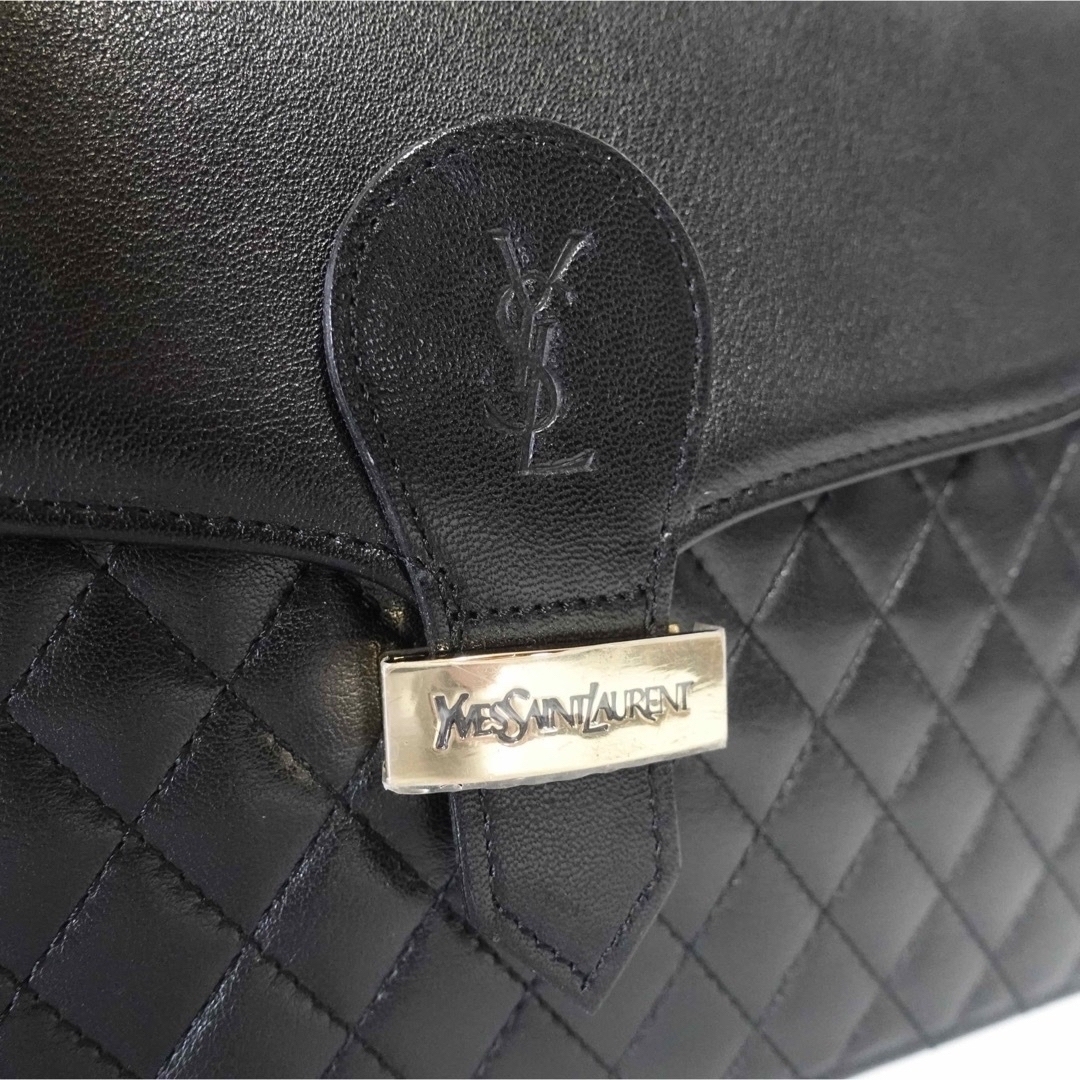 Yves Saint Laurent(イヴサンローラン)の【美品】イヴサンローラン　ショルダーバッグ　キルティング　金具　ロゴ　黒 レディースのバッグ(ショルダーバッグ)の商品写真