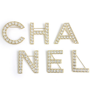 CHANEL - シャネル ロゴ ラインストーン ブローチ 6点セット シャンパンゴールド AB1368 箱付 CHANEL（新品・未使用品）