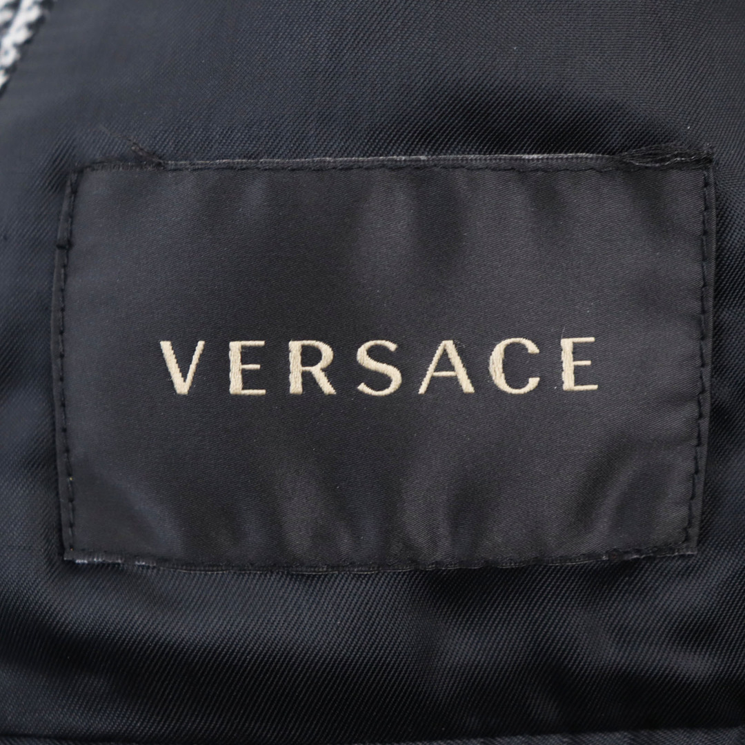 VERSACE(ヴェルサーチ)の極美品○VERSACE ヴェルサーチ A77560 A222941  ロゴボタン付き ロング丈 チェスターコート/ツイードコート グレー グレンチェック柄 48 イタリア製 正規品 メンズ メンズのジャケット/アウター(チェスターコート)の商品写真