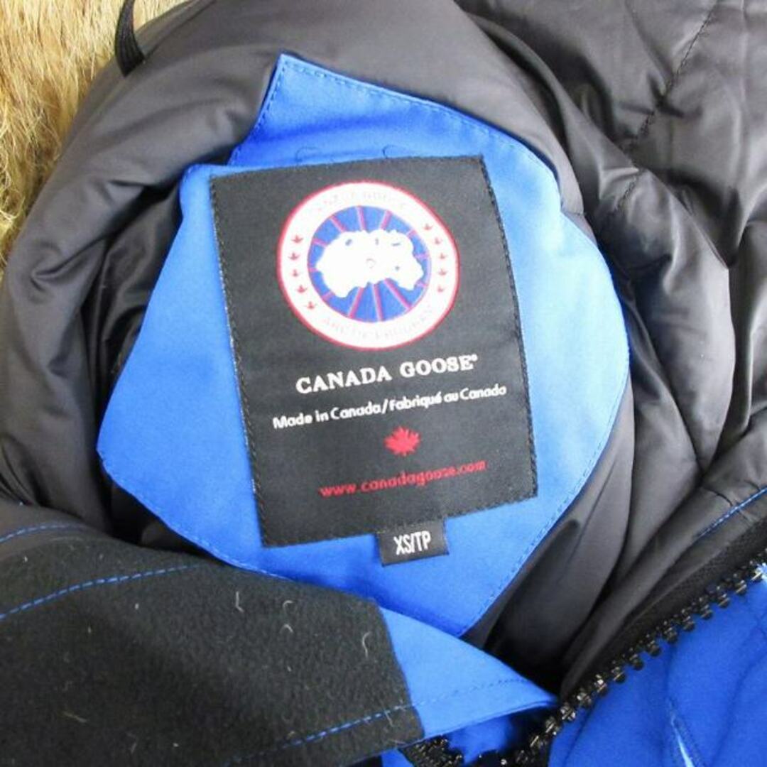 CANADA GOOSE(カナダグース)のカナダグース ブラックフィールド ダウンジャケット ファー 青 XS ■SM1 メンズのジャケット/アウター(ダウンジャケット)の商品写真