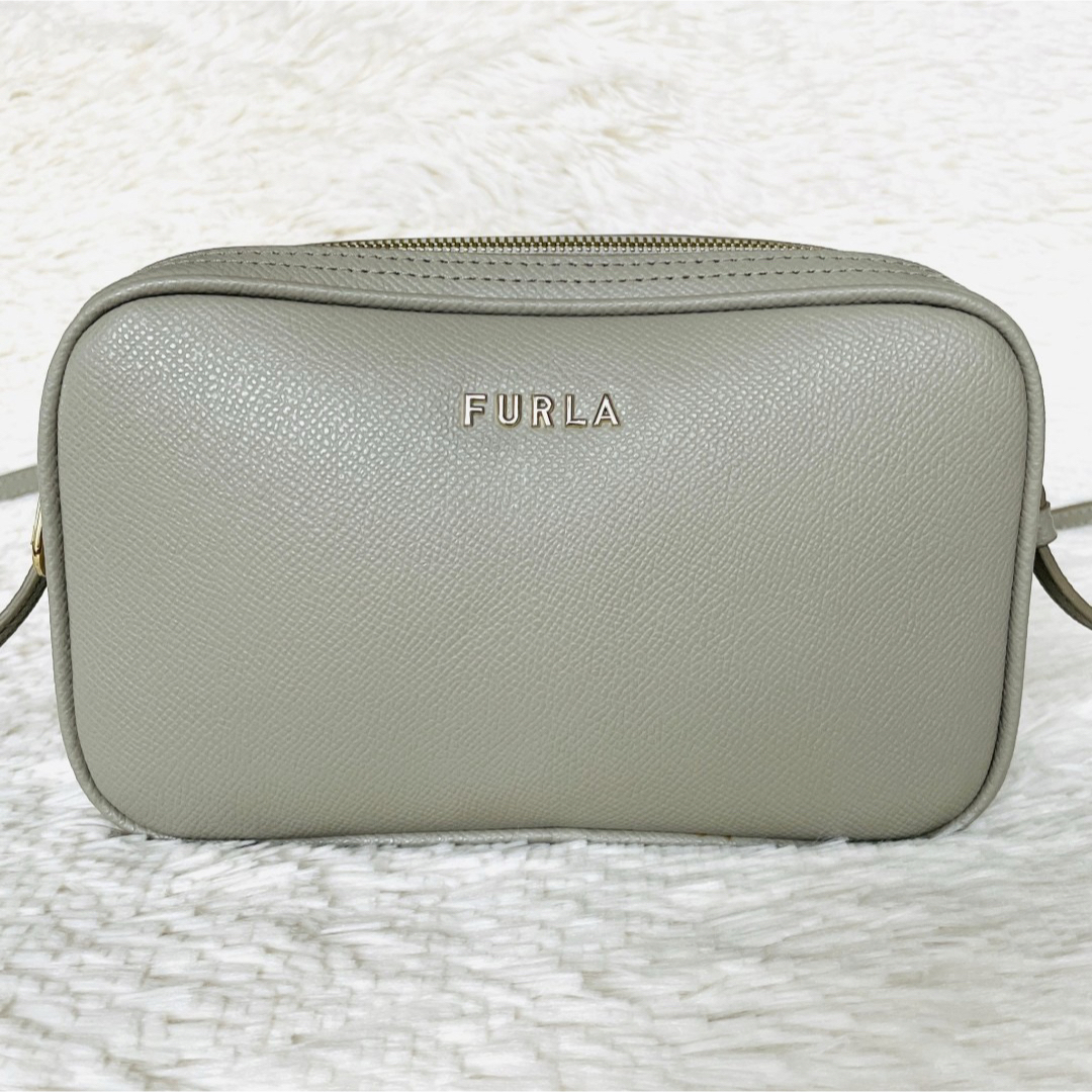 Furla(フルラ)の未使用級★FURLA フルラ リリー ショルダーバッグ グレージュ ダブルジップ レディースのバッグ(ショルダーバッグ)の商品写真