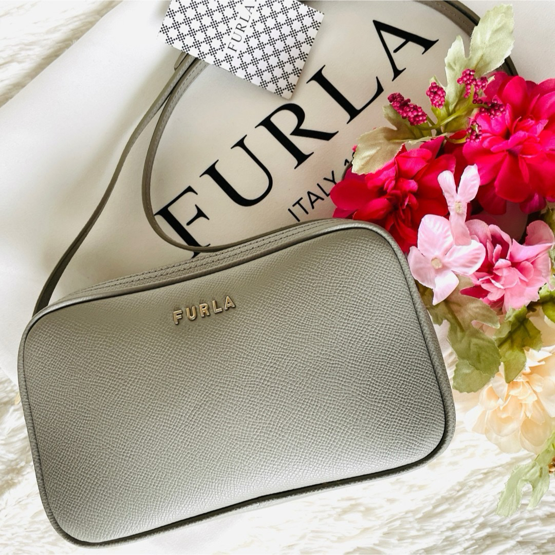 Furla(フルラ)の未使用級★FURLA フルラ リリー ショルダーバッグ グレージュ ダブルジップ レディースのバッグ(ショルダーバッグ)の商品写真