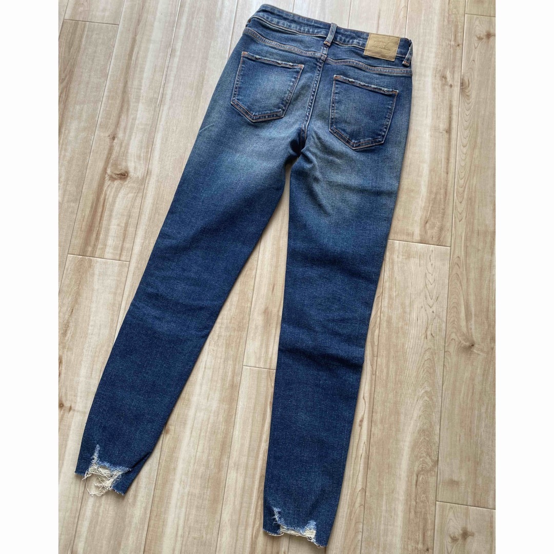 ZARA(ザラ)のZARA  Z1975 SKINNY MID-RISE ダメージ　デニム レディースのパンツ(デニム/ジーンズ)の商品写真